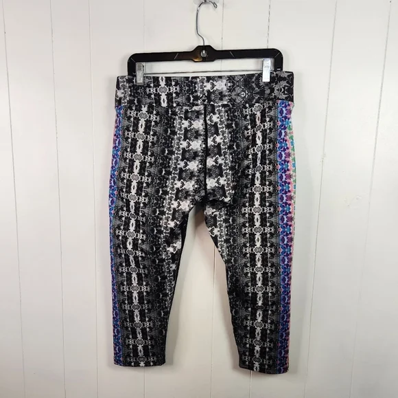 Prana Roxanne Capri Black Hydrobloom Yoga Leggings Size XL Mid-Rise Cropped Pant - Picture 5 of 11